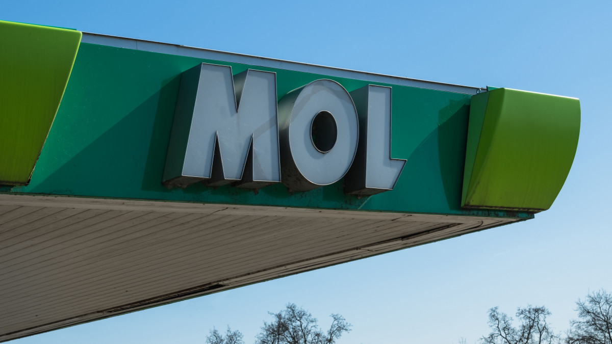 MOL-Gruppe - Elektrolysebetrieb für grünen Wasserstoff / MOL Group builds green hydrogen plant