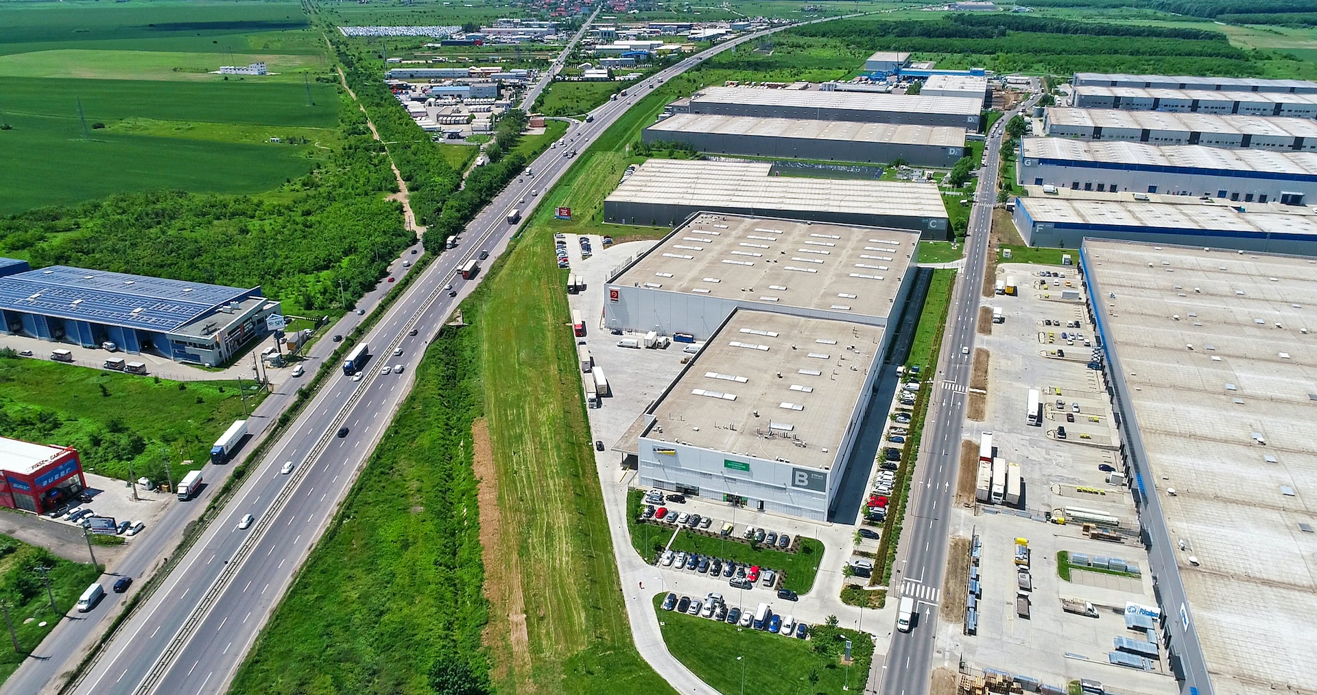 East-West Intermodális Logisztikai Zrt. - Gewerbepark im Dreiländereck / East-West Intermodális Logisztikai Zrt. - Industrial park in the border triangle
