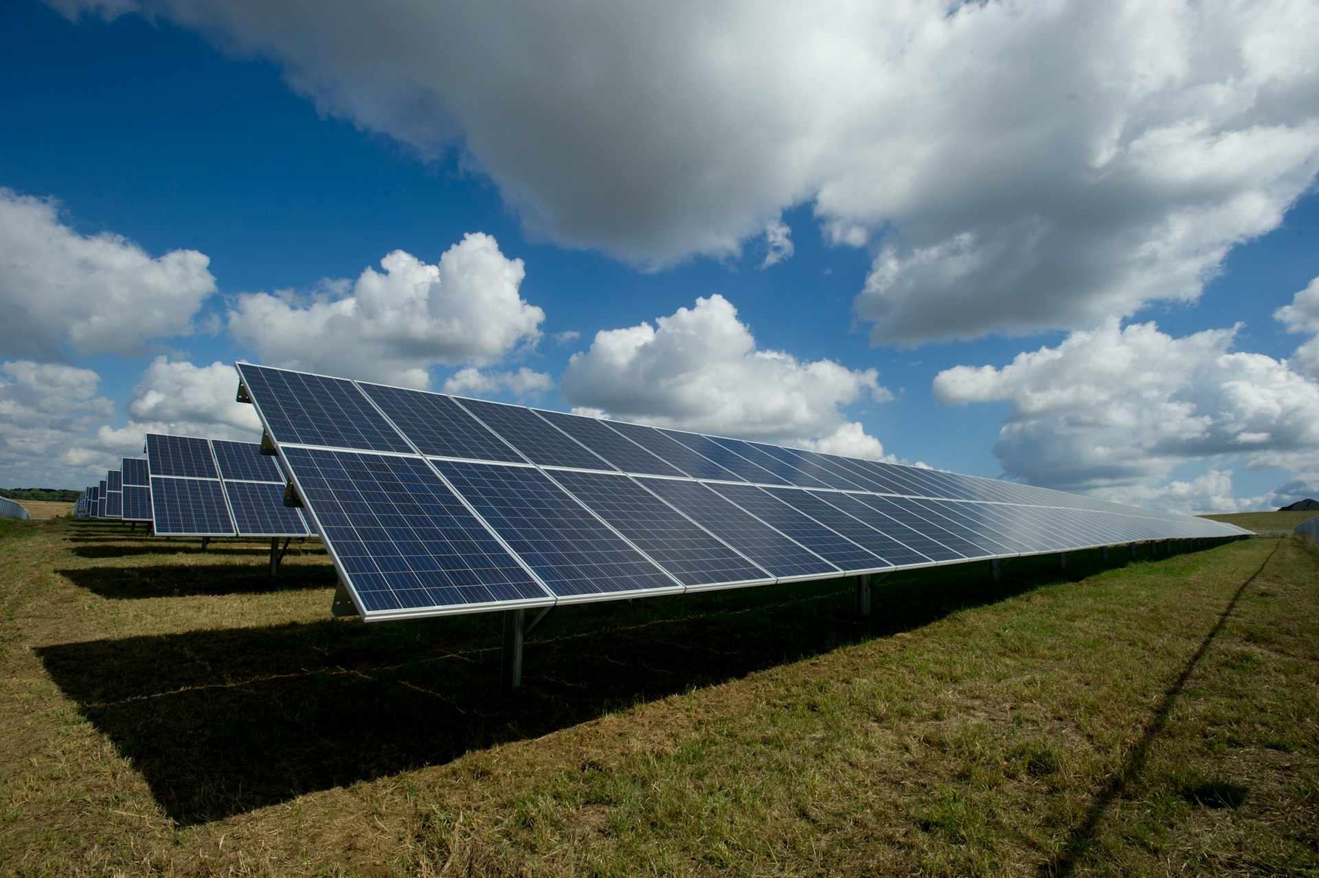 Phlegon-Gruppe übergab Solarkraftwerk / Phlegon Group handed over solar power plant