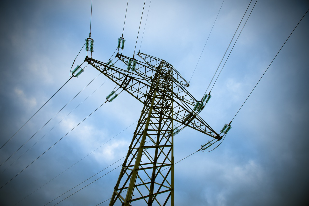 Ausbau der Stromnetze - Neue Umspannwerke von E.ON und MVM / Expansion of power grids – New substations by E.ON and MVM