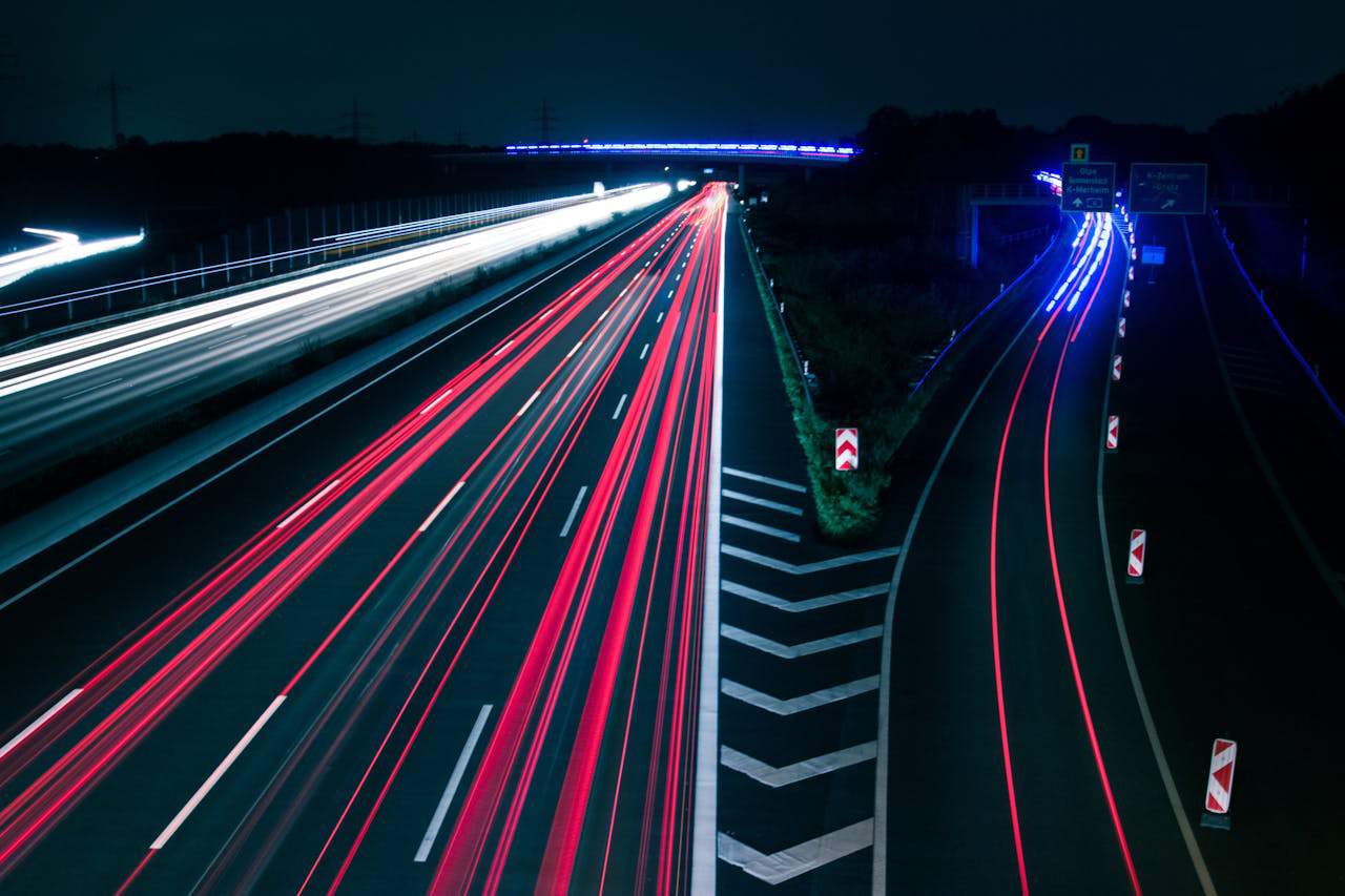 MKIF Zrt. - Ausbau der Autobahn M1 / MKIF Zrt - Expansion of the M1 highway
