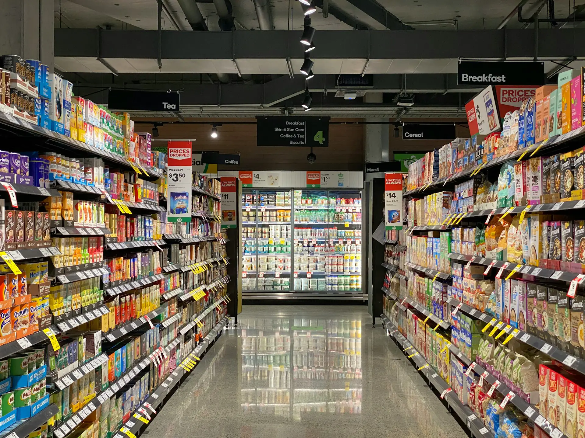 Lebensmitteleinzelhandel - Regierung greift ein / Retail sector – Government intervenes