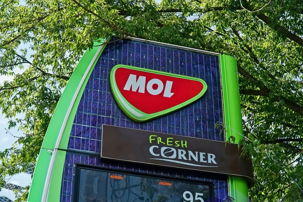 Zusammenarbeit Mol-MÁV - Fresh Corner nun auch an Bahnhöfen / Mol and MÁV cooperation – Fresh Corner at railway stations