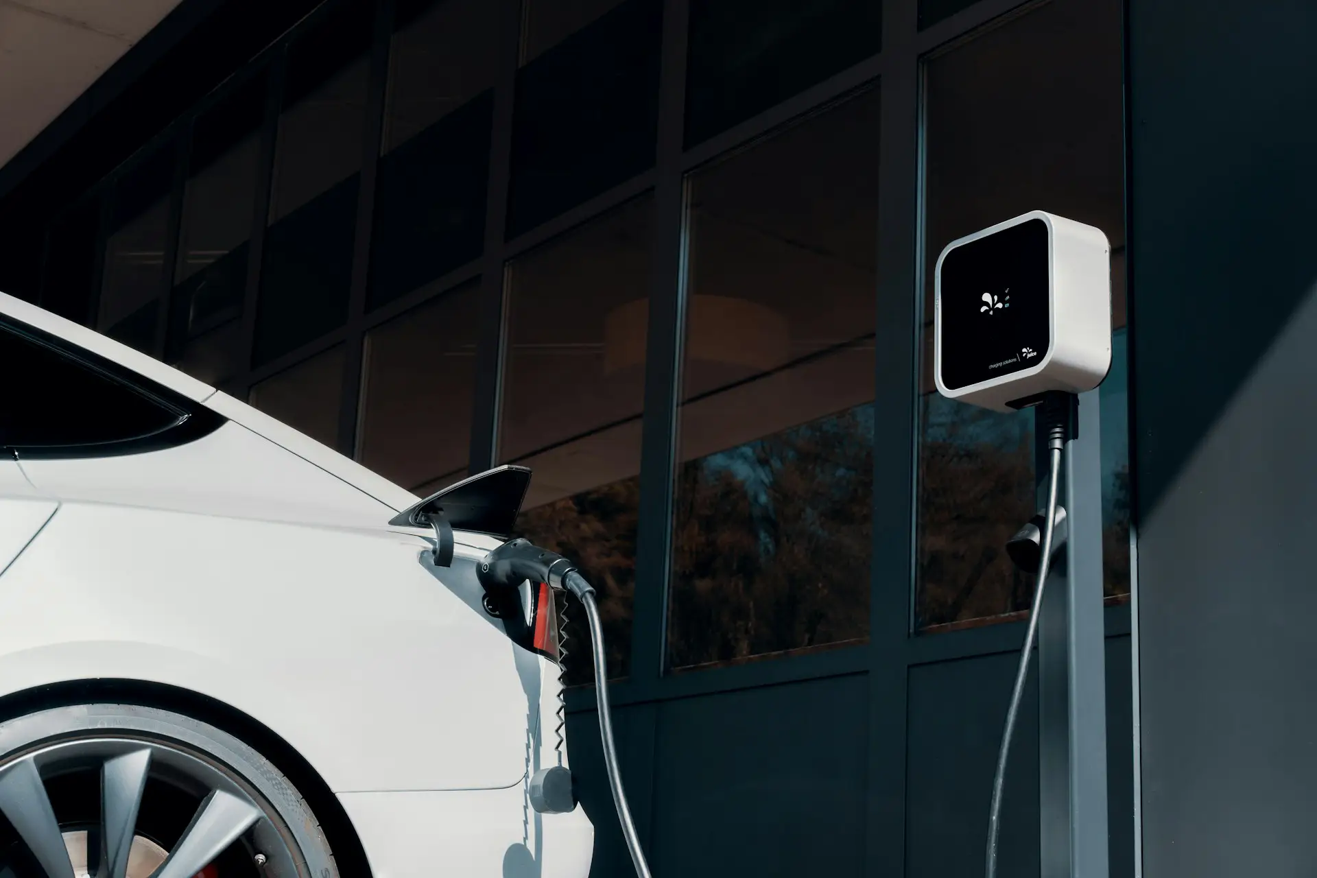 Elektroautos - Neuerlicher Rekord / Record number of electric vehicles