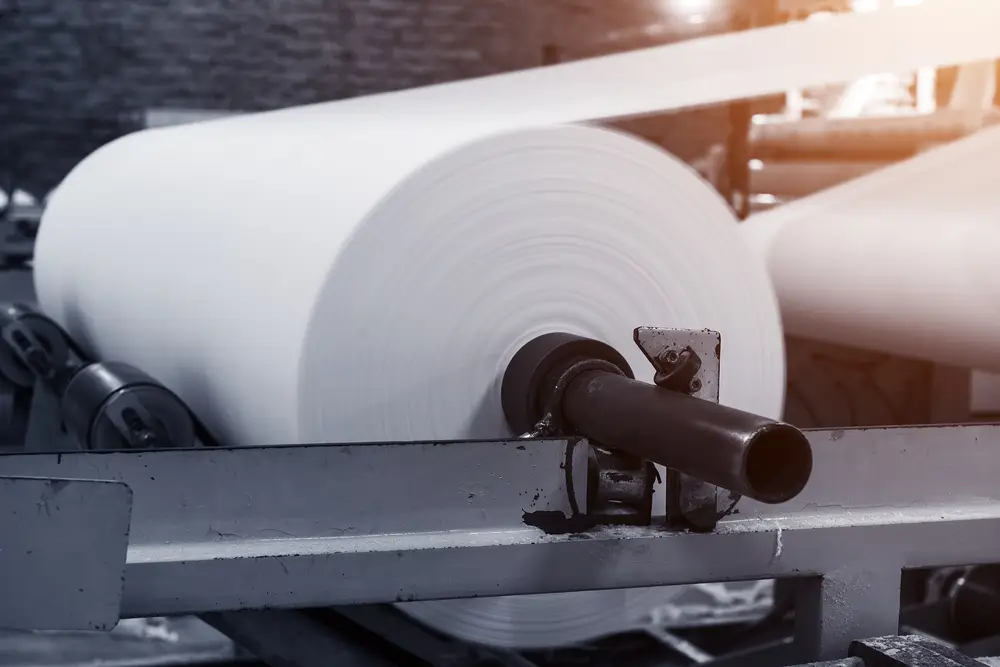 Drenik Hungary Kft. - Papierhersteller errichtet neues Werk / Drenik Hungary Kft. – New plant in Szolnok